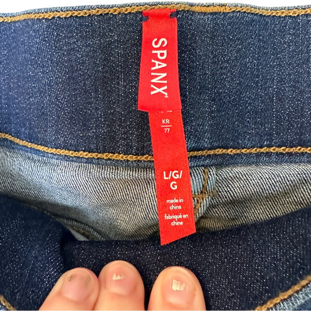 High-Rise Dark Blue Flare Jeans - Picture 4 of 9